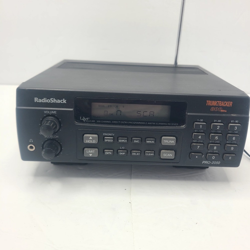 Radio Shack TrunkTracker PRO-2050 800MHz 300 Channel Trunking Scanner, TESTED